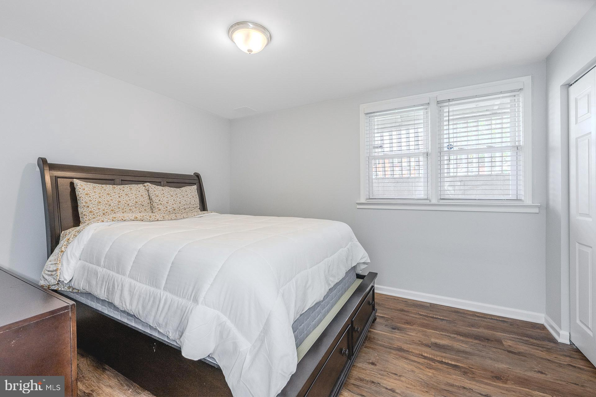 IVERSON MEWS CONDOMINIUM - Residential