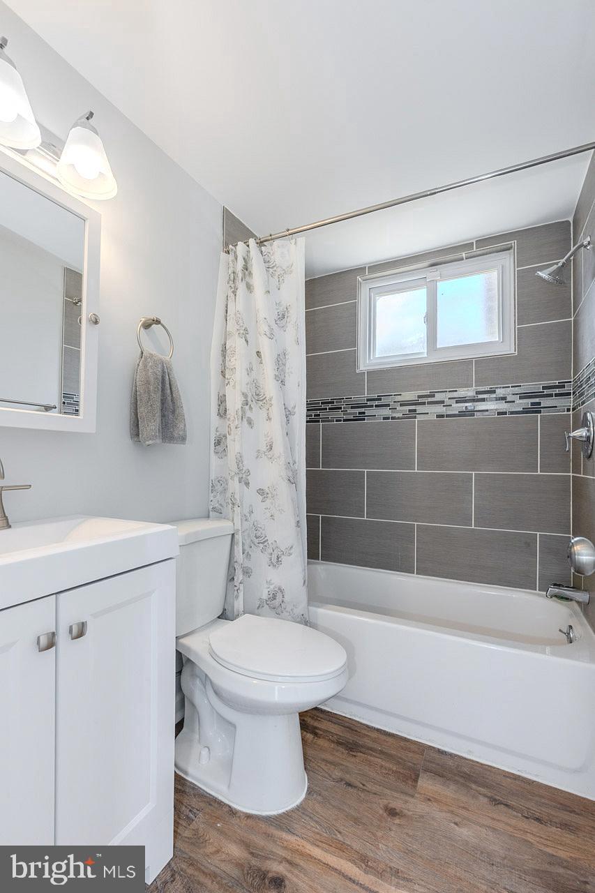 IVERSON MEWS CONDOMINIUM - Residential