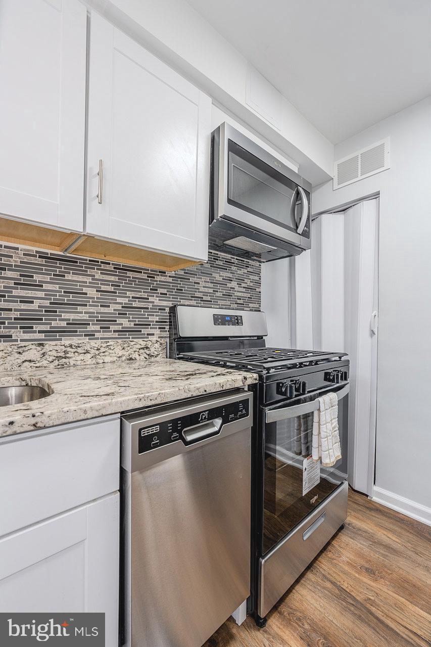 IVERSON MEWS CONDOMINIUM - Residential