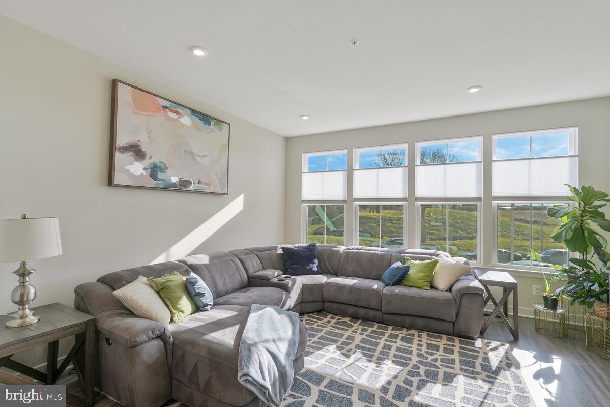 VILLAGE OF TOWNE SQUARE - Residential