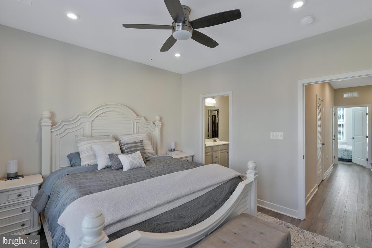 VILLAGE OF TOWNE SQUARE - Residential