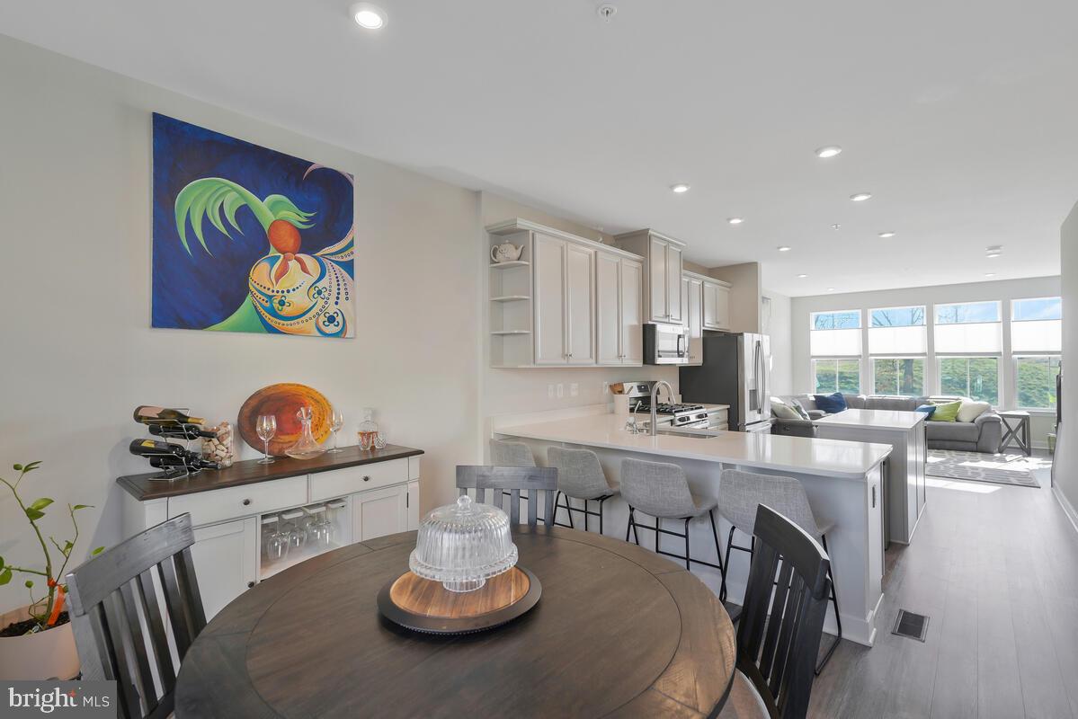 VILLAGE OF TOWNE SQUARE - Residential