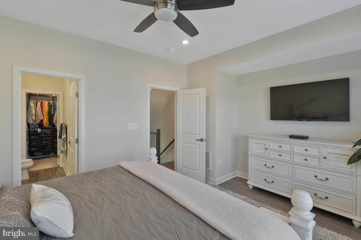 VILLAGE OF TOWNE SQUARE - Residential