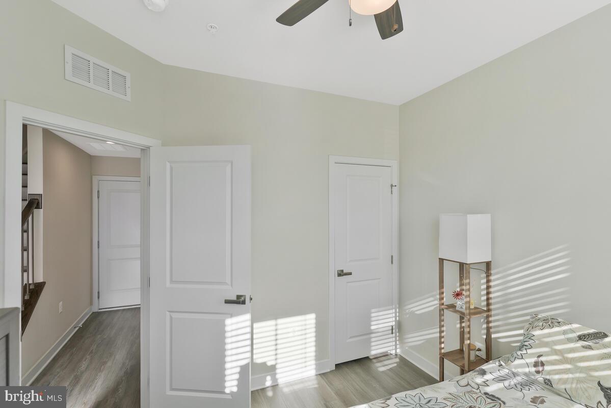 VILLAGE OF TOWNE SQUARE - Residential