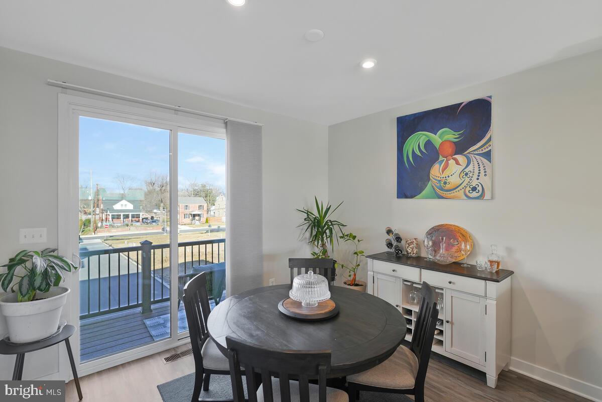 VILLAGE OF TOWNE SQUARE - Residential