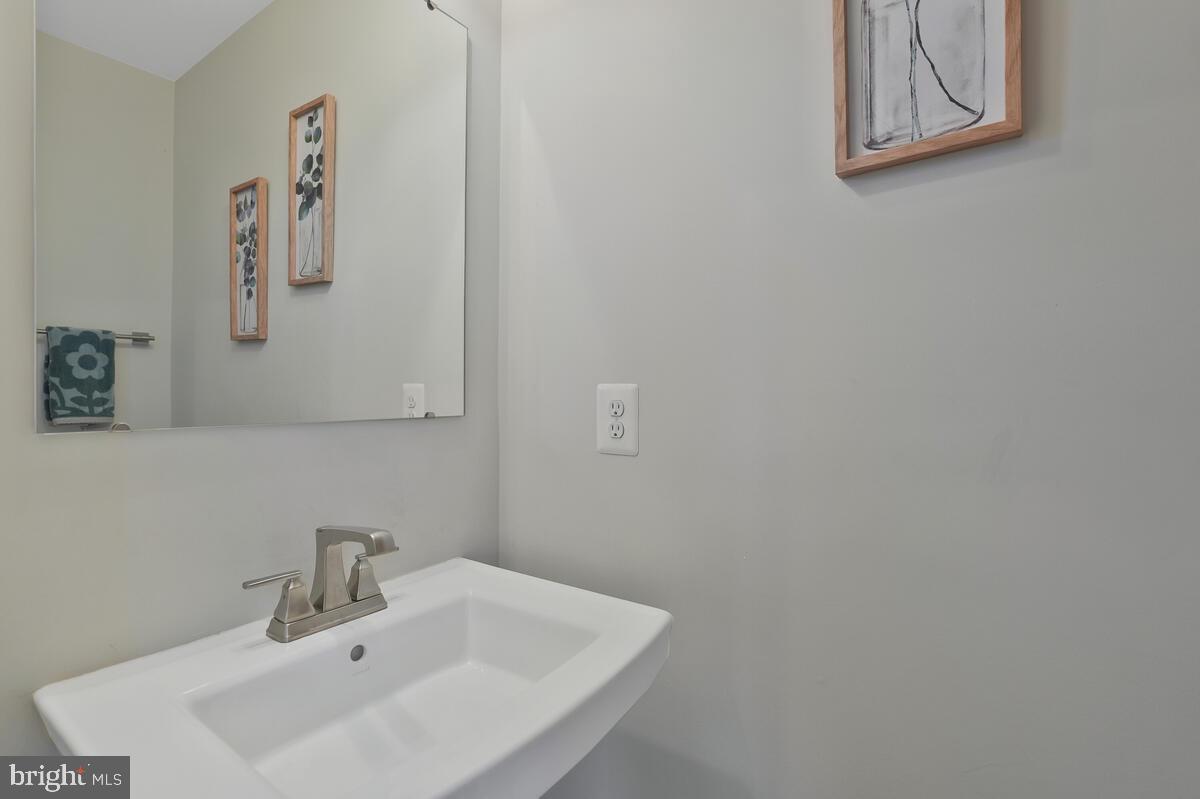 VILLAGE OF TOWNE SQUARE - Residential