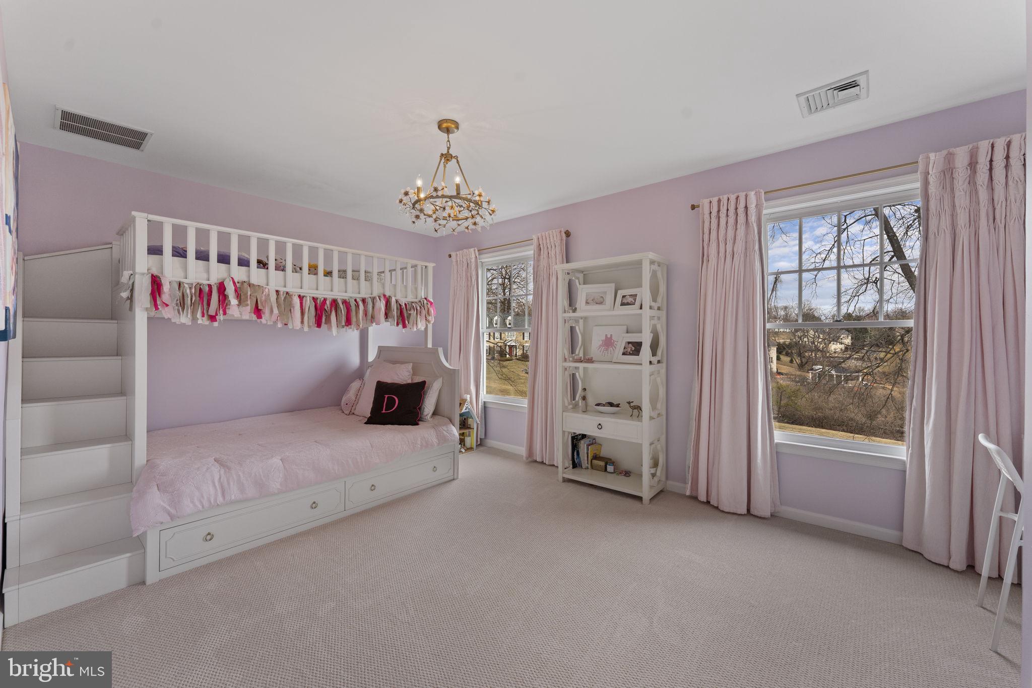 WHITEHORSE - Residential