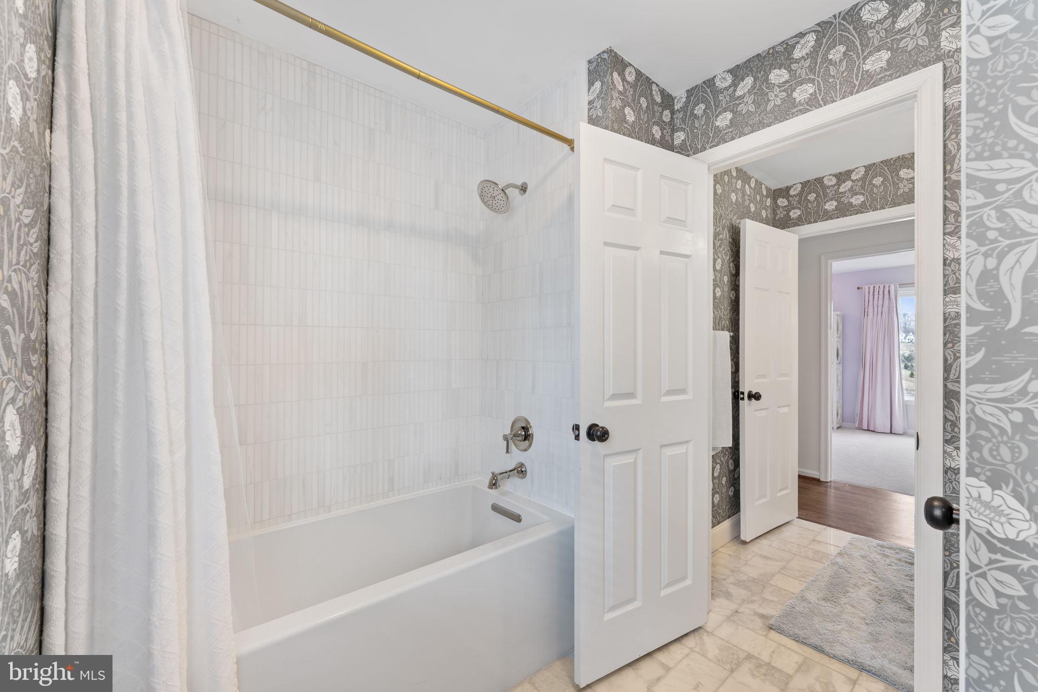 WHITEHORSE - Residential