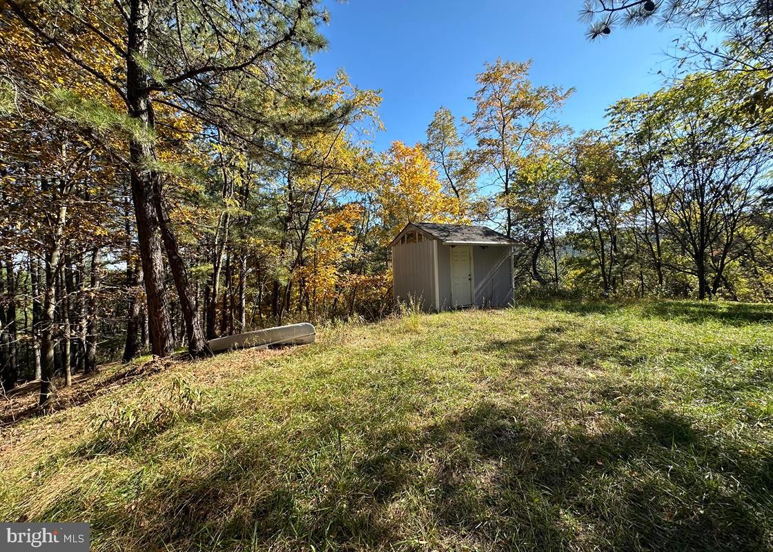 BLUFFS ON THE POTOMAC - Land