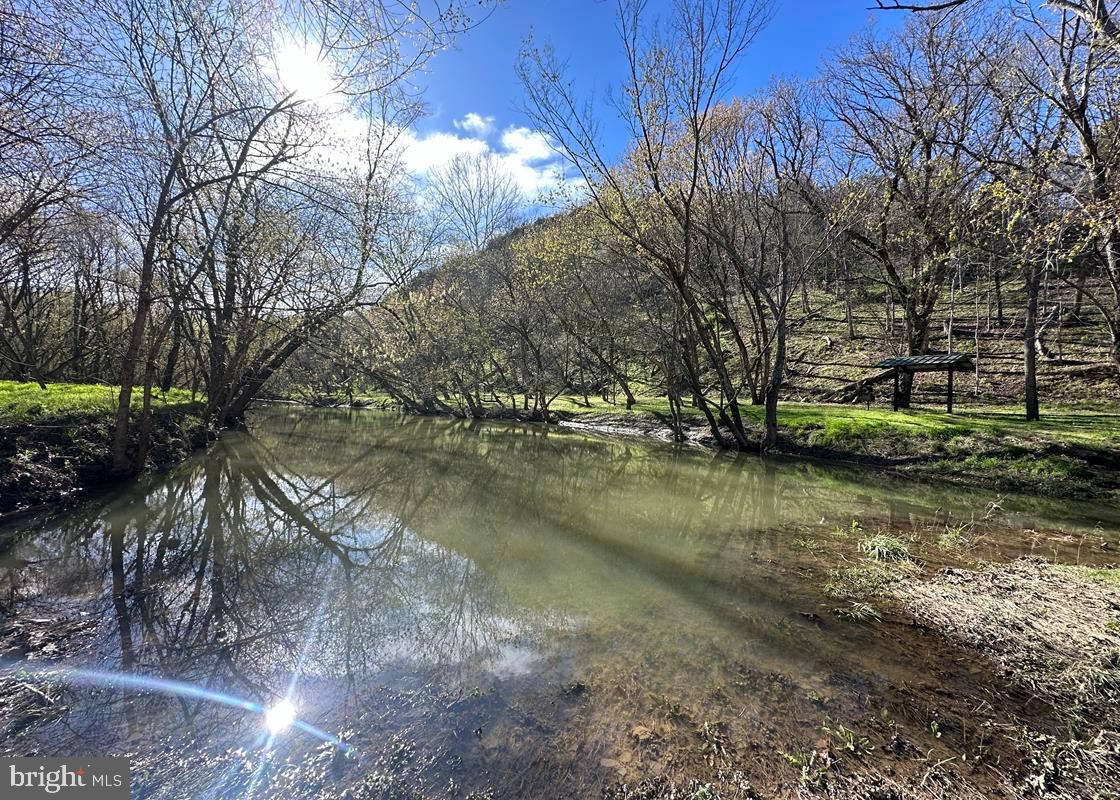 BLUFFS ON THE POTOMAC - Land