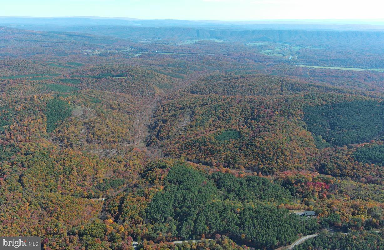 BLUFFS ON THE POTOMAC - Land