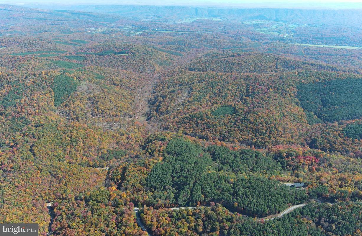 BLUFFS ON THE POTOMAC - Land