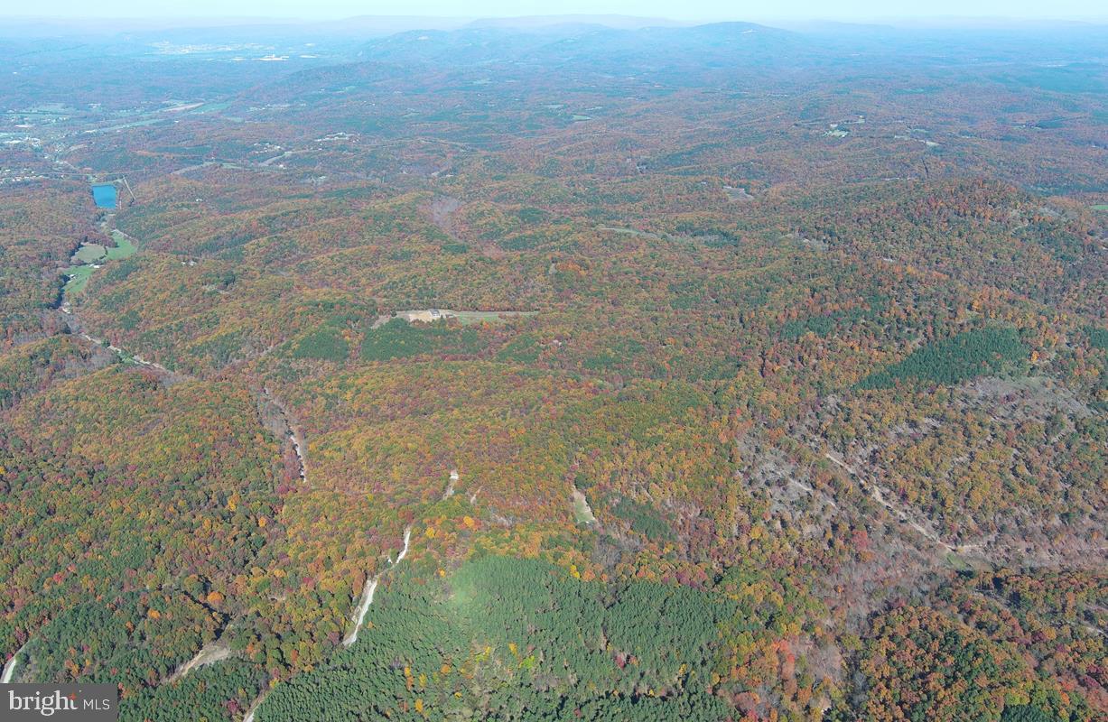 BLUFFS ON THE POTOMAC - Land