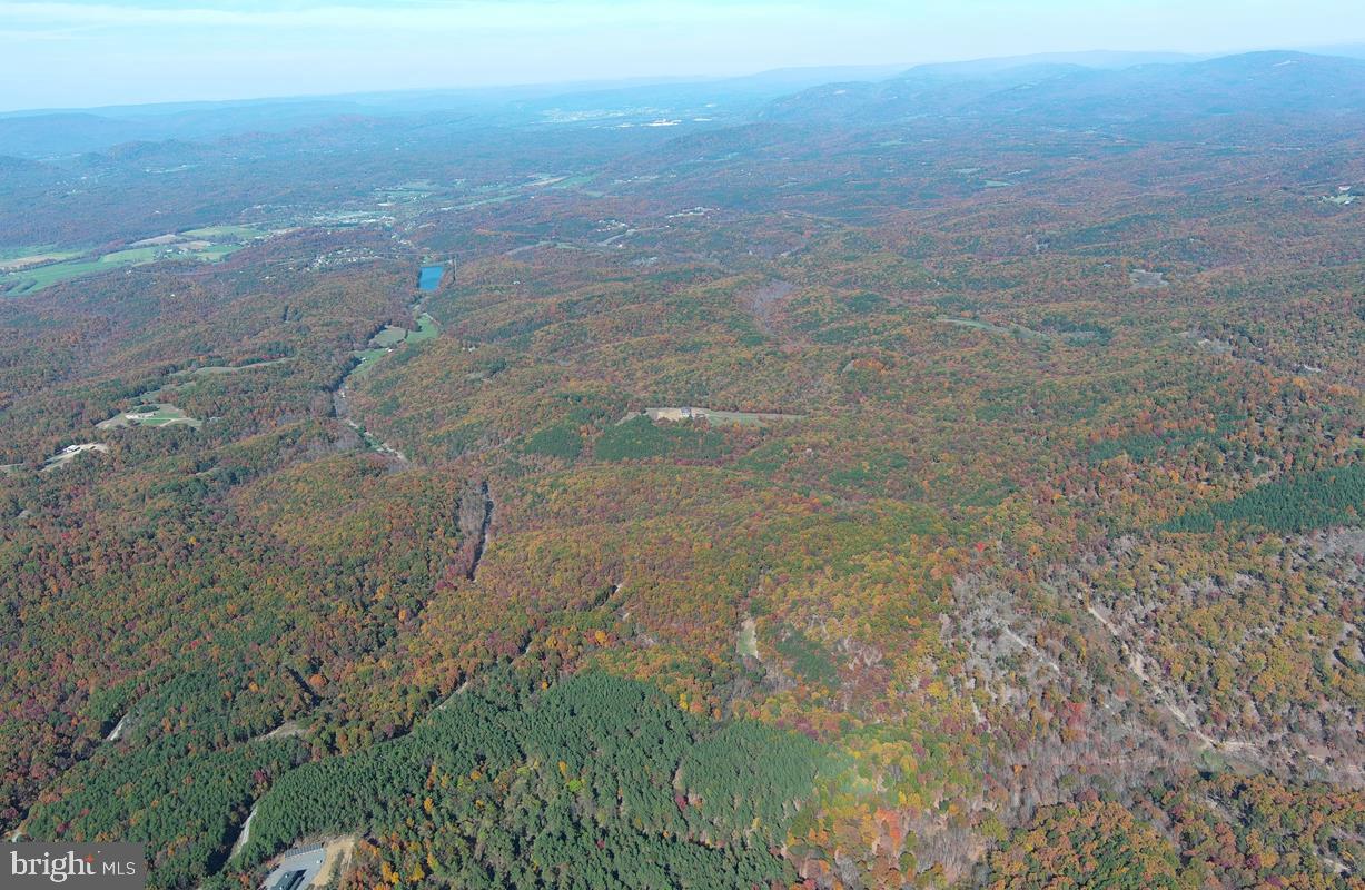 BLUFFS ON THE POTOMAC - Land