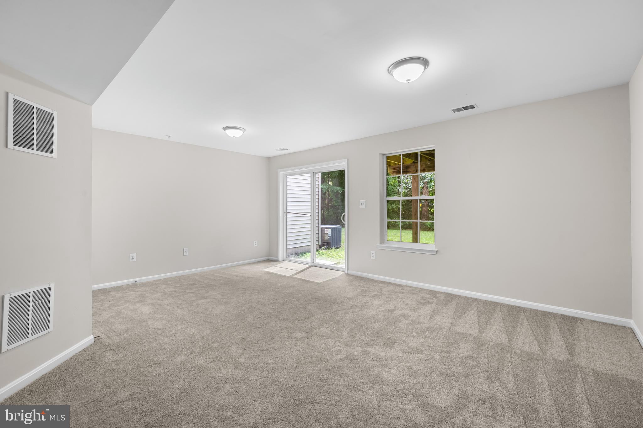 SEVEN OAKS - Residential Lease