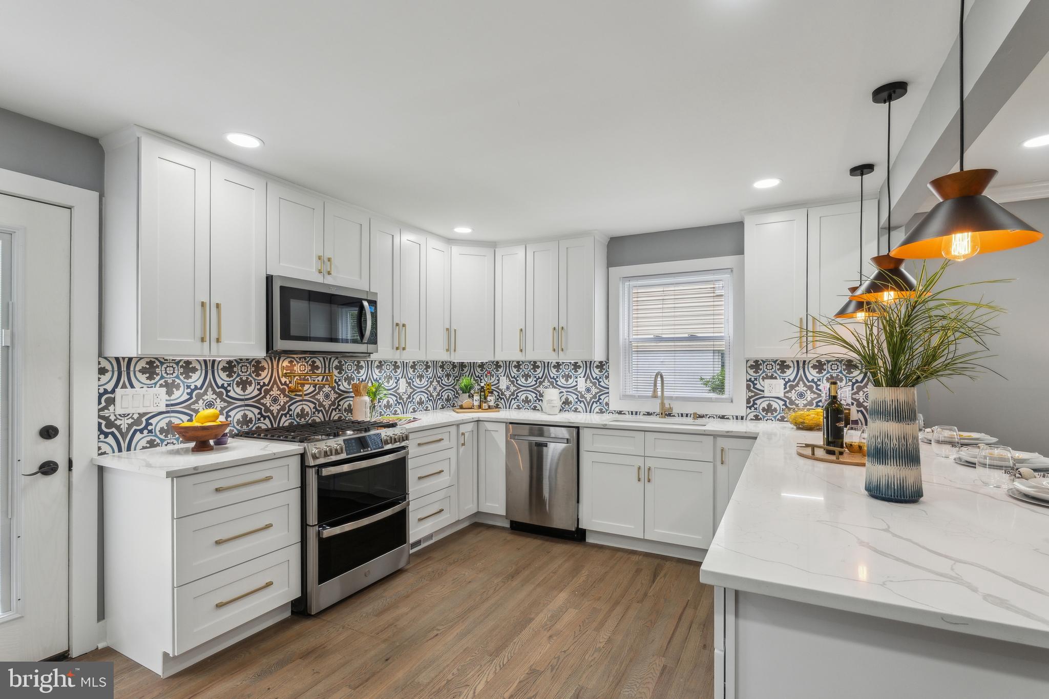 BURGUNDY ESTATES - Residential