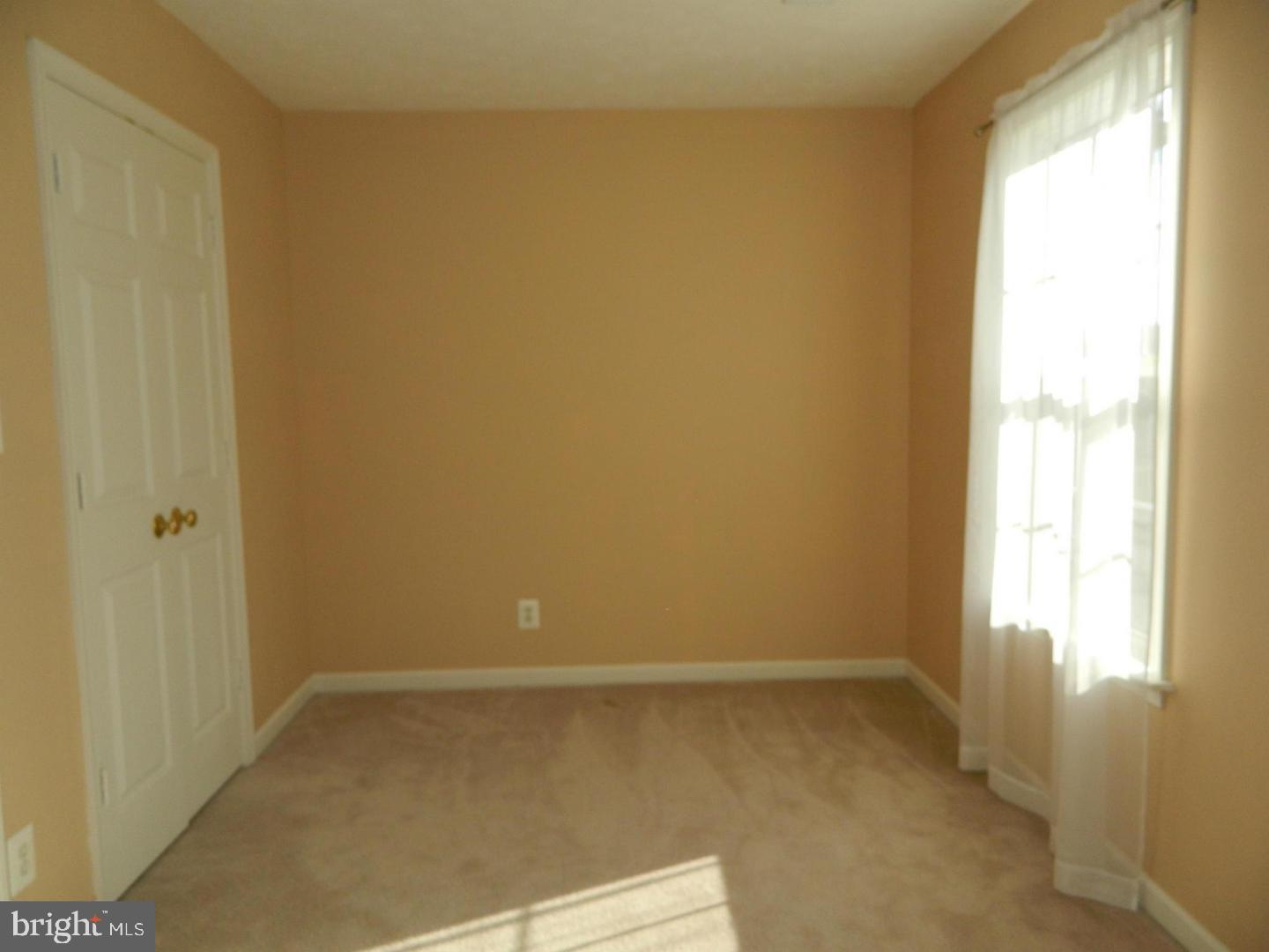 CHARLESTOWN COMMONS - Residential Lease