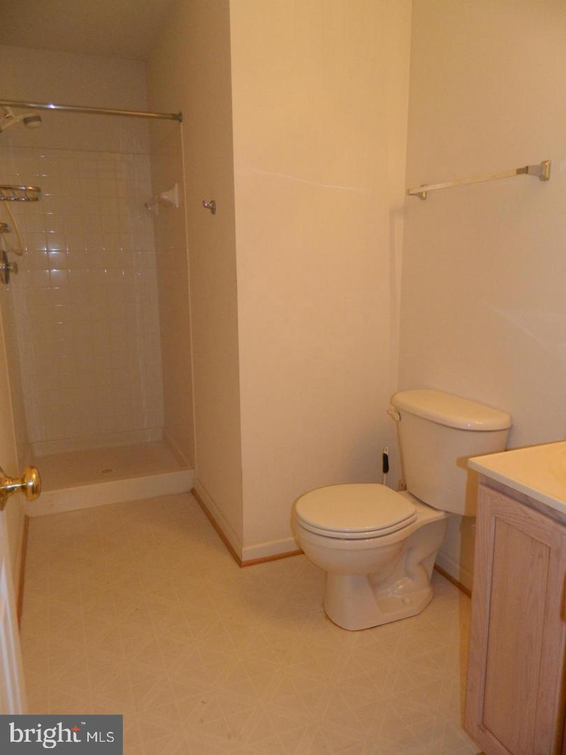 CHARLESTOWN COMMONS - Residential Lease