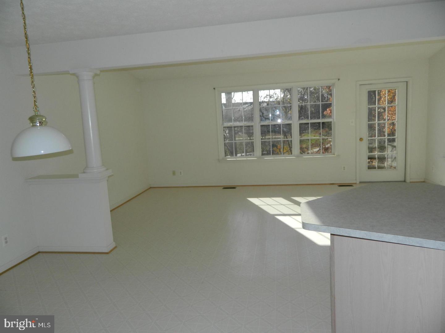 CHARLESTOWN COMMONS - Residential Lease