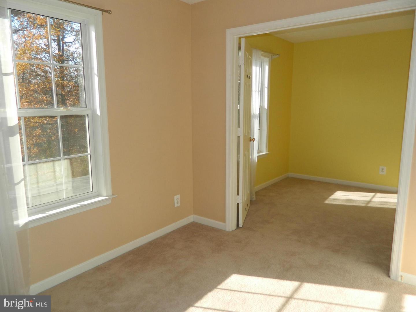 CHARLESTOWN COMMONS - Residential Lease