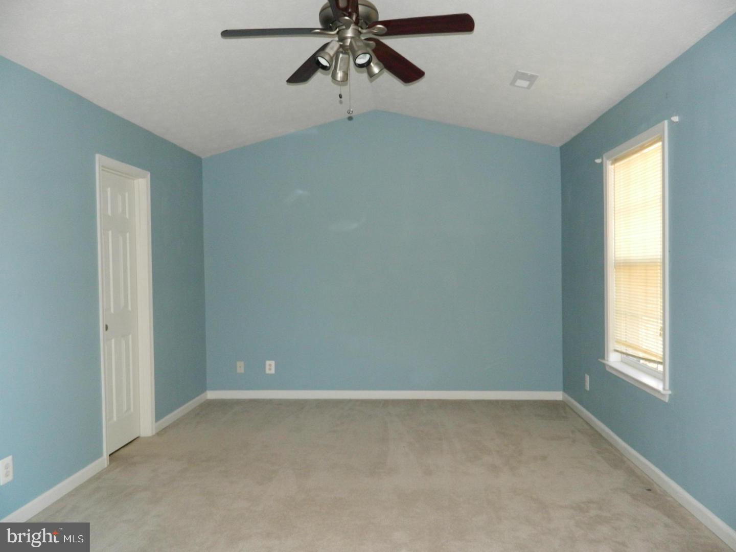 CHARLESTOWN COMMONS - Residential Lease