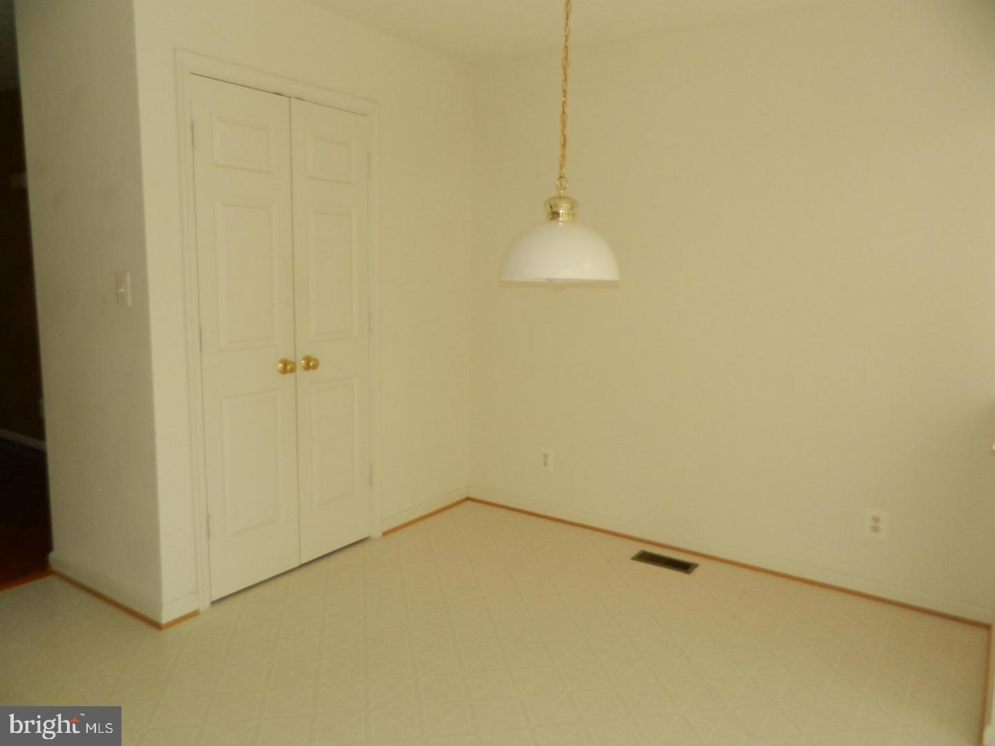 CHARLESTOWN COMMONS - Residential Lease