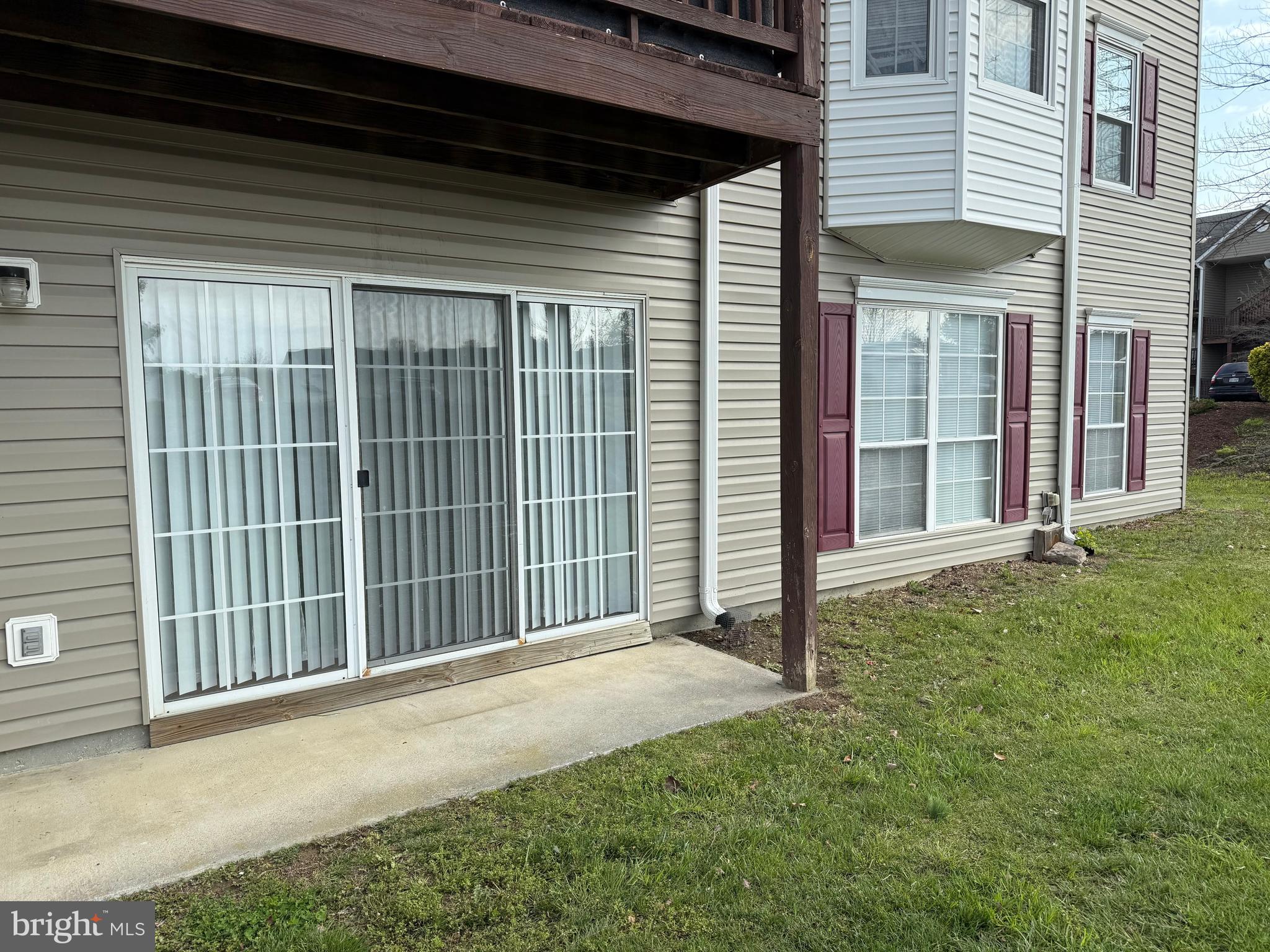 LAKESIDE CONDOMINIUMS - Residential