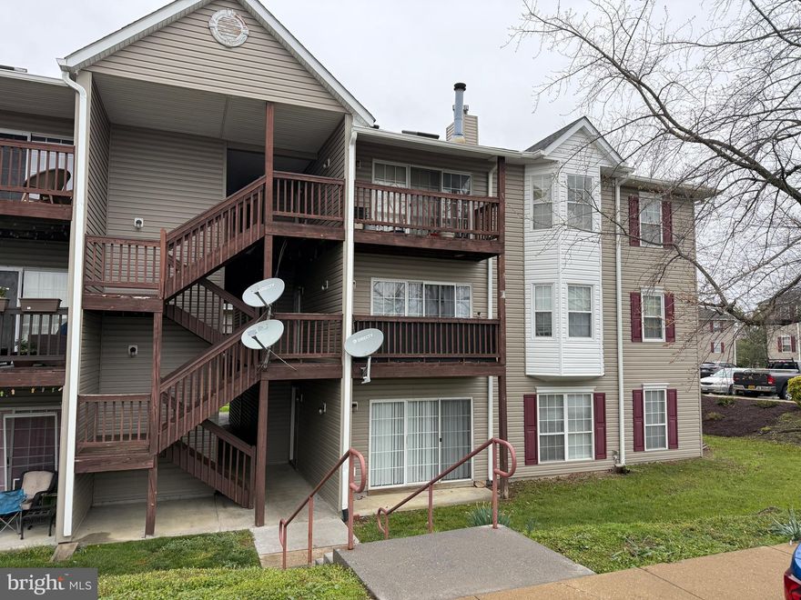 Well-maintained ground level unit available in Lakeside! Updated appliances in kitchen (Bosch dishwasher).  Washer & Dryer in unit. Newer vanities/sinks in bathrooms.  Grab bars in Primary shower.  Patio off of living room.  Condo association takes care of the building maintenance, lawn, snow removal, common areas, playground and picnic area.  Condo fee includes Water/Sewer! Comes with 1 assigned parking space, but plenty of additional parking in the lot.   Located in a Prime Location!  Close to dining shopping, parks, library, and close to major commuting routes ( 37 & I81)
Why rent, when you could own!   Great property to add to your investment portfolio!