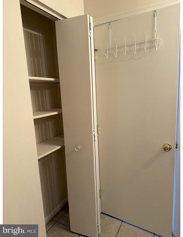 LAKESIDE CONDOMINIUMS - Residential