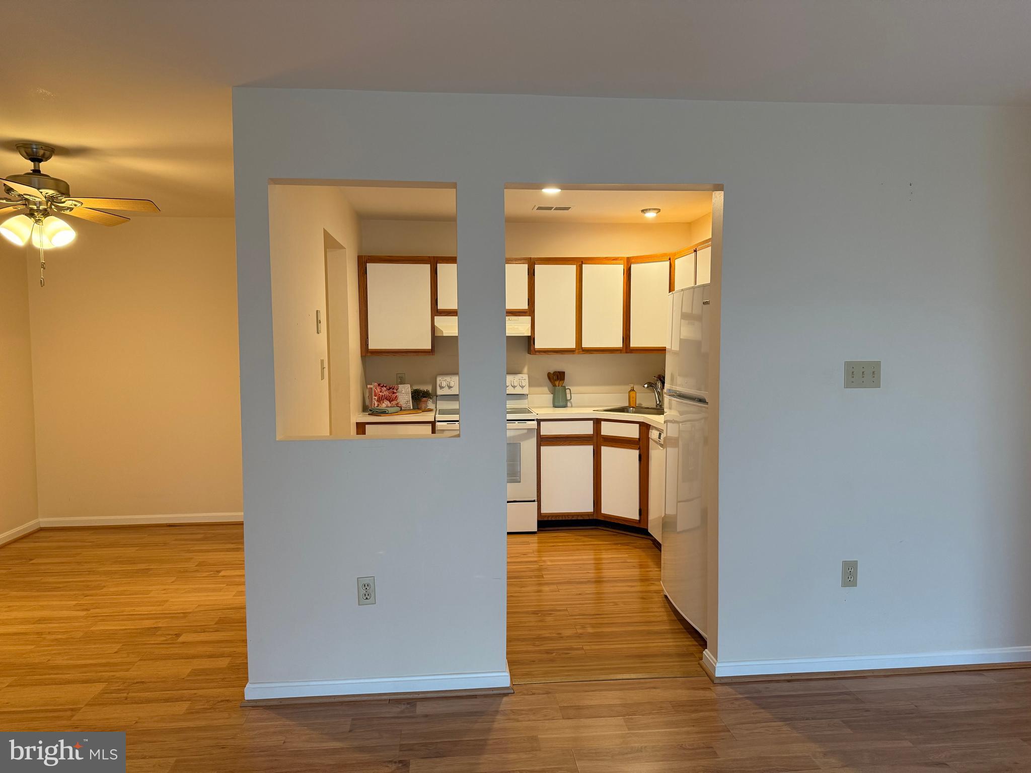 LAKESIDE CONDOMINIUMS - Residential