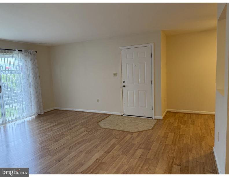 LAKESIDE CONDOMINIUMS - Residential