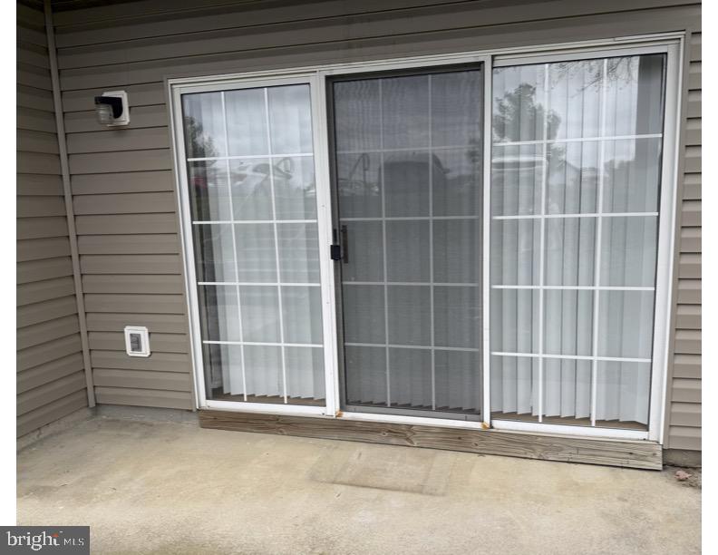 LAKESIDE CONDOMINIUMS - Residential