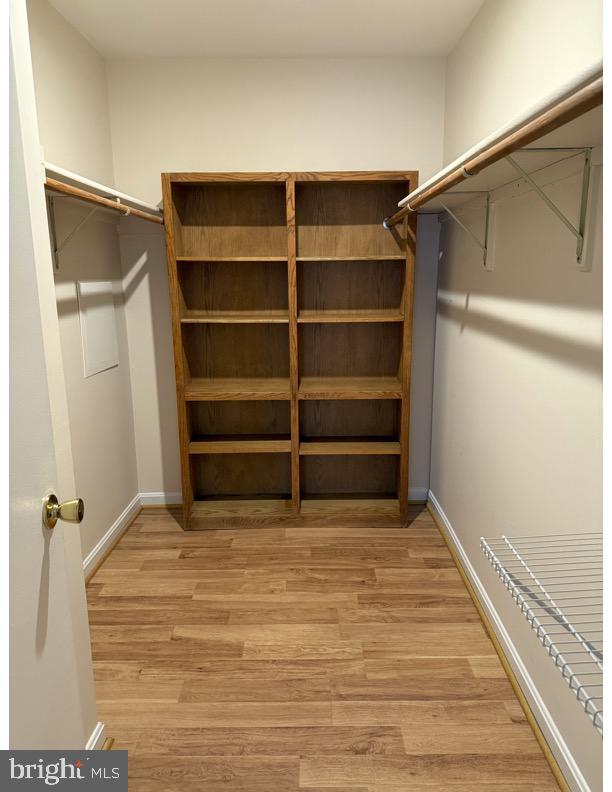 LAKESIDE CONDOMINIUMS - Residential