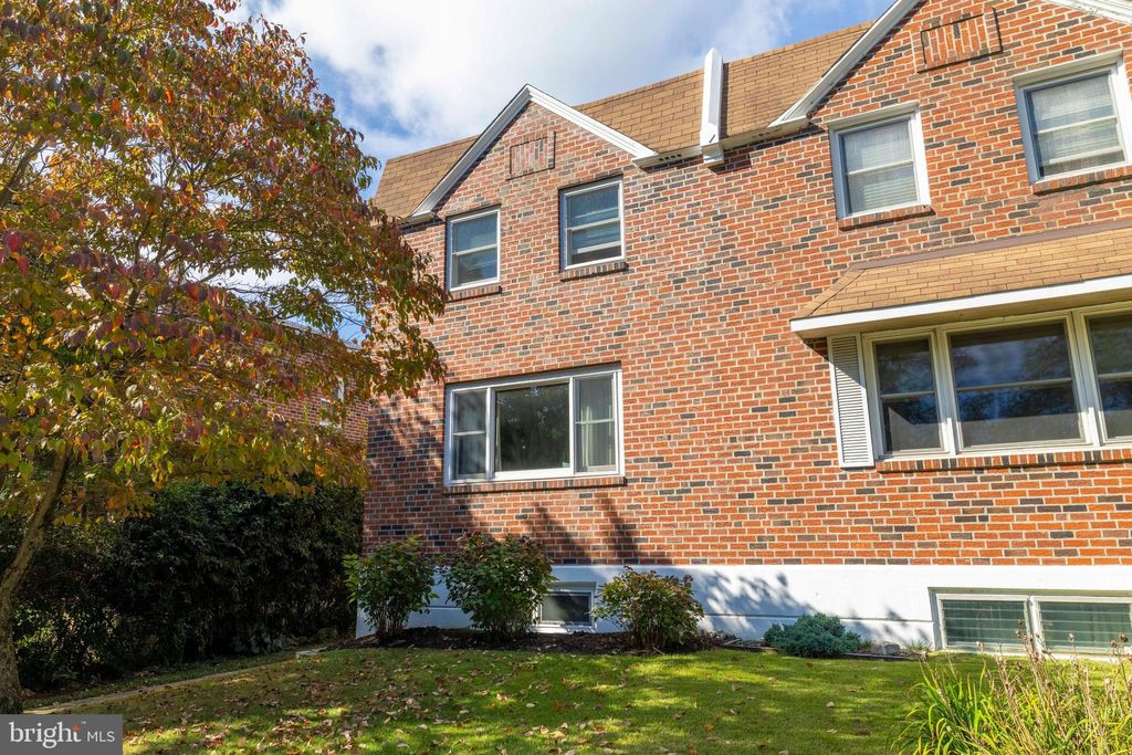 Photo of 6808 Henry Avenue, PHILADELPHIA, PA 19128 (MLS # PAPH2523868)
