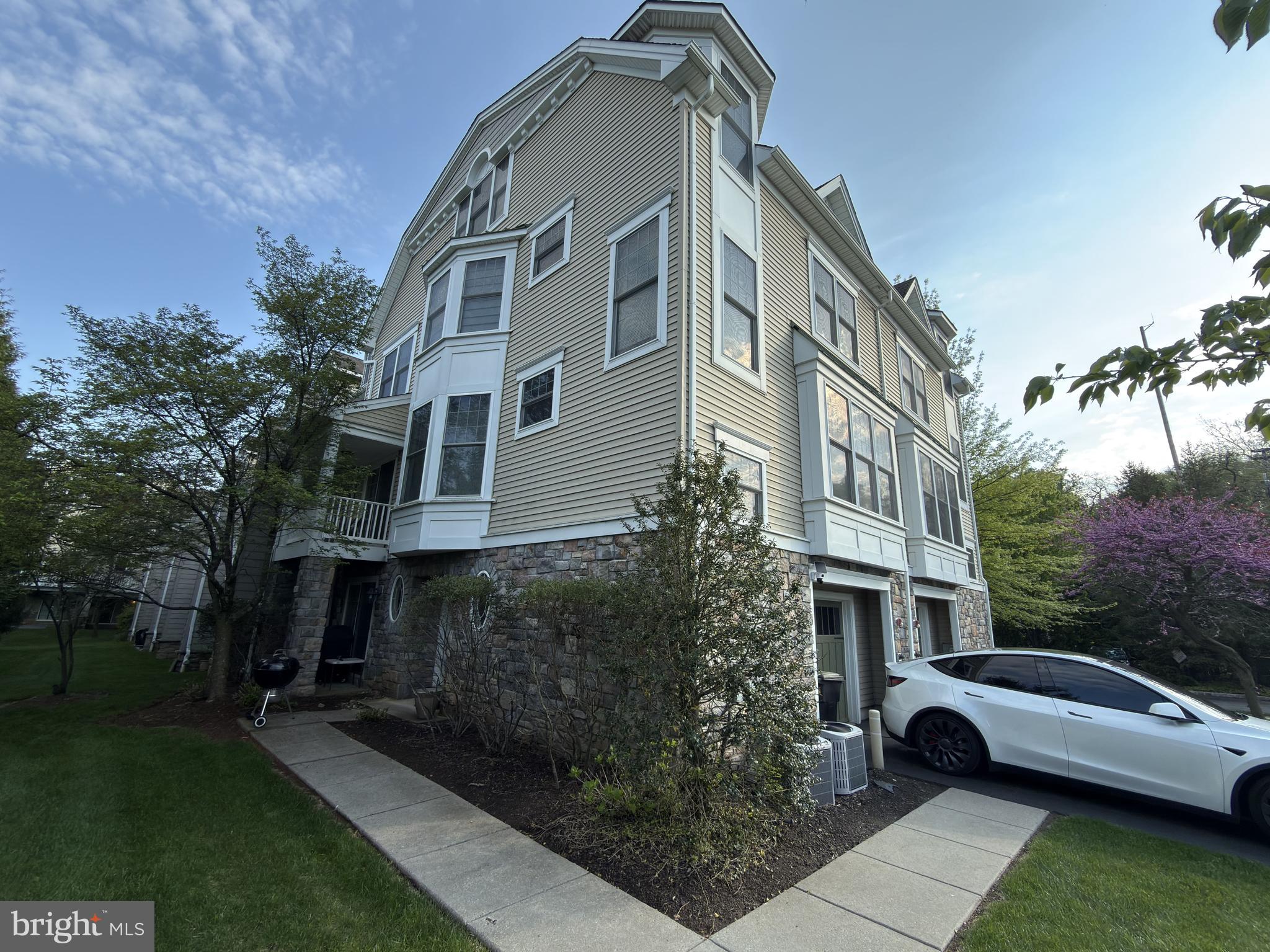 ARDMORE CROSSING - Residential