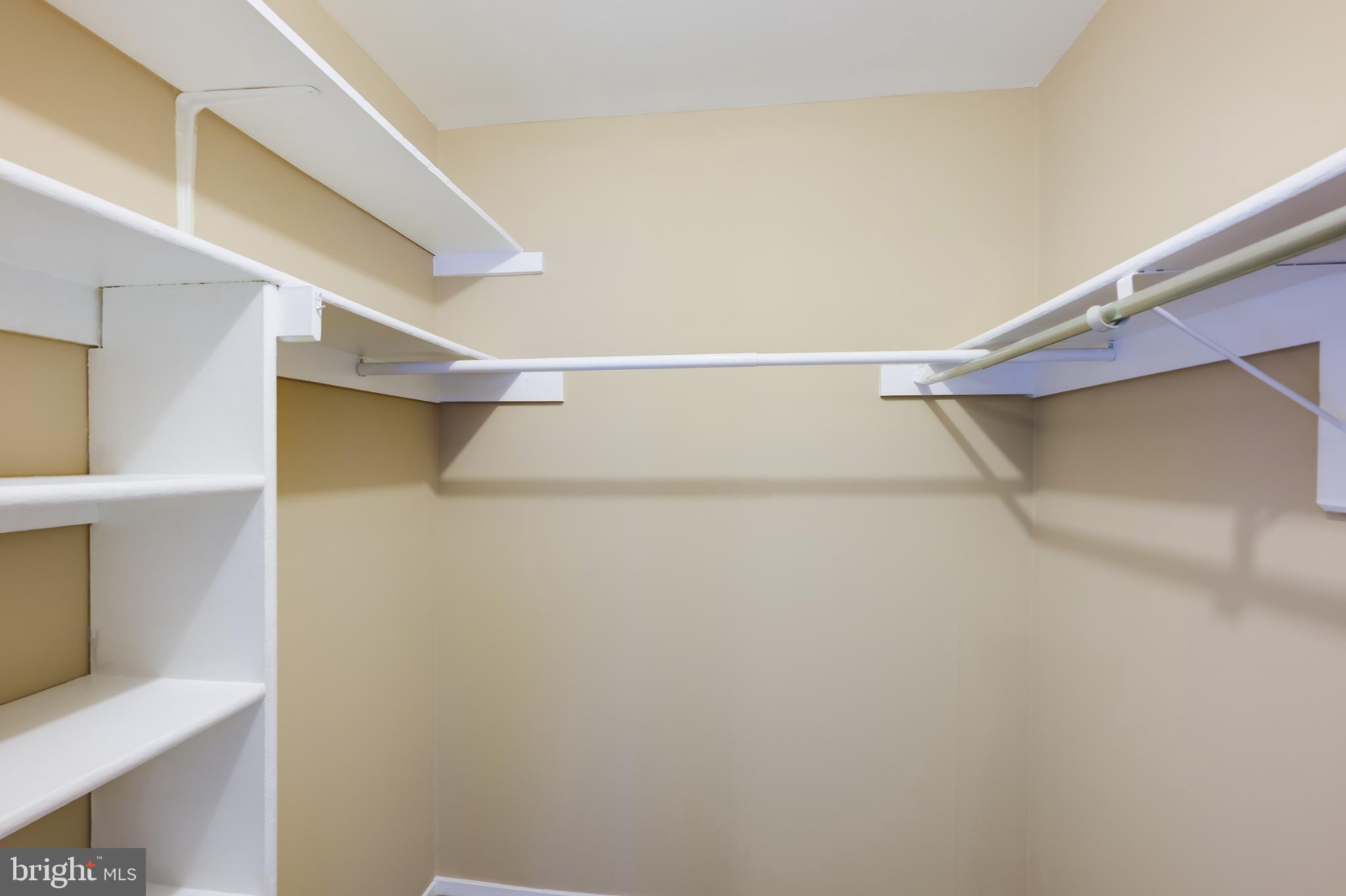 GUNNERS LAKE VILLAGE - Residential Lease