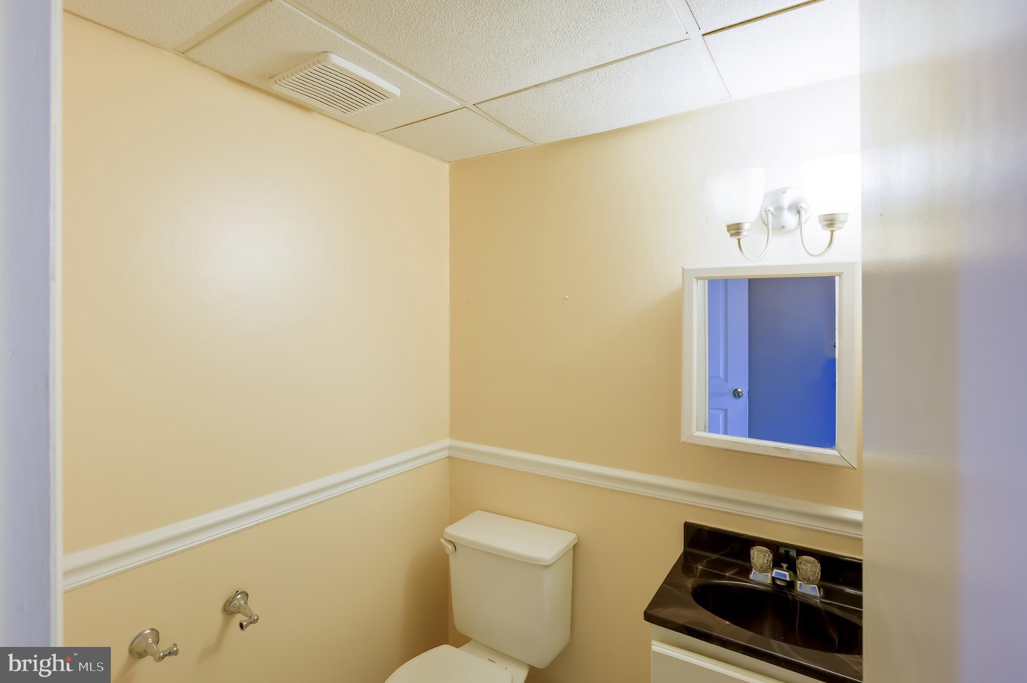 GUNNERS LAKE VILLAGE - Residential Lease