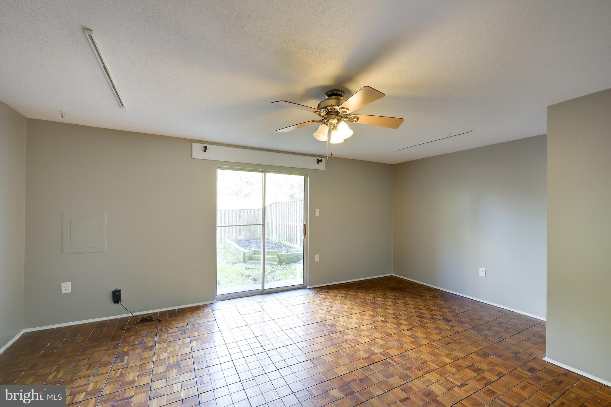 GUNNERS LAKE VILLAGE - Residential Lease