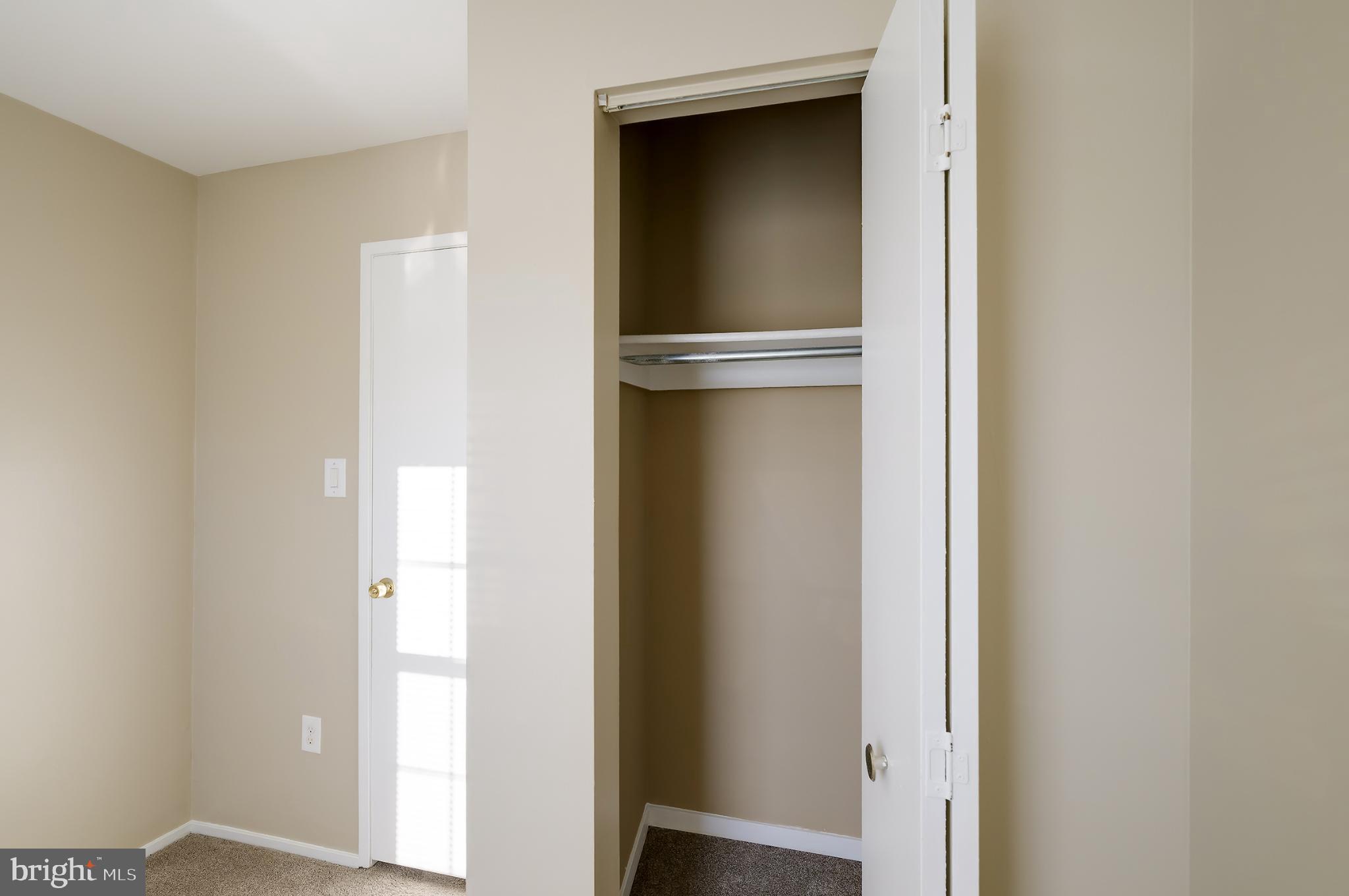 GUNNERS LAKE VILLAGE - Residential Lease