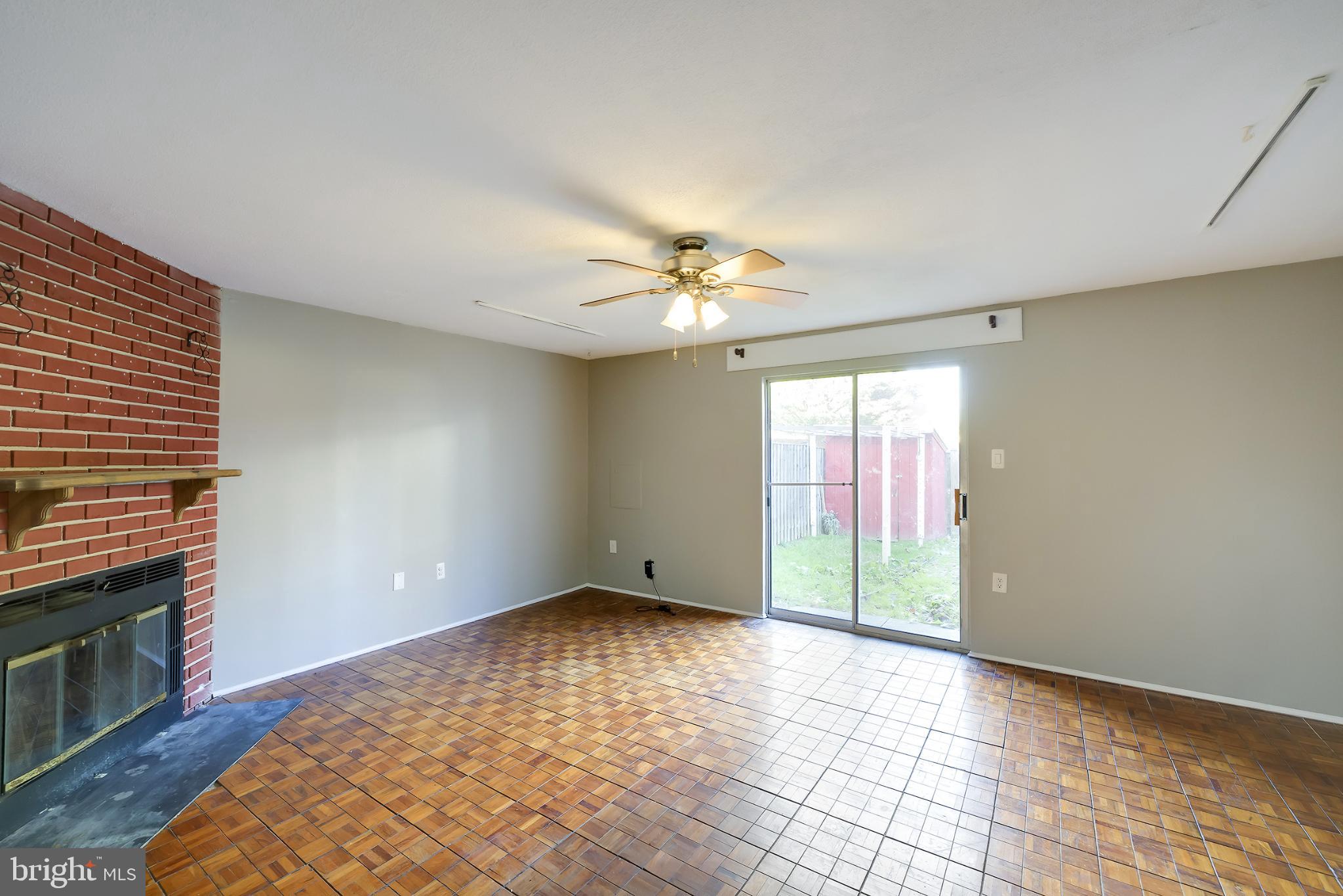 GUNNERS LAKE VILLAGE - Residential Lease