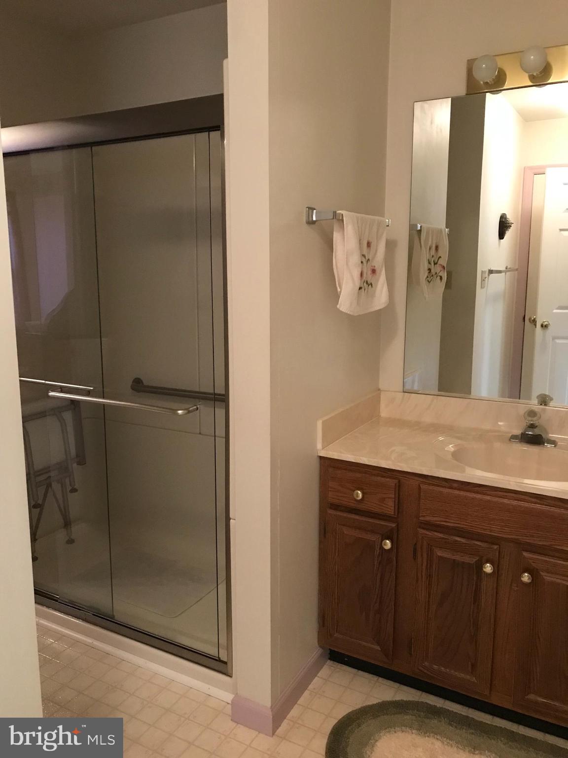 MANOR OAKS - Residential