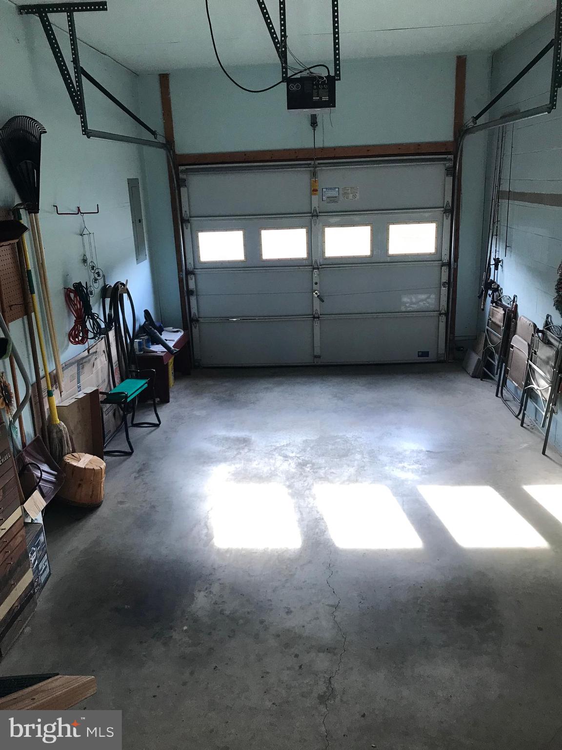 MANOR OAKS - Residential