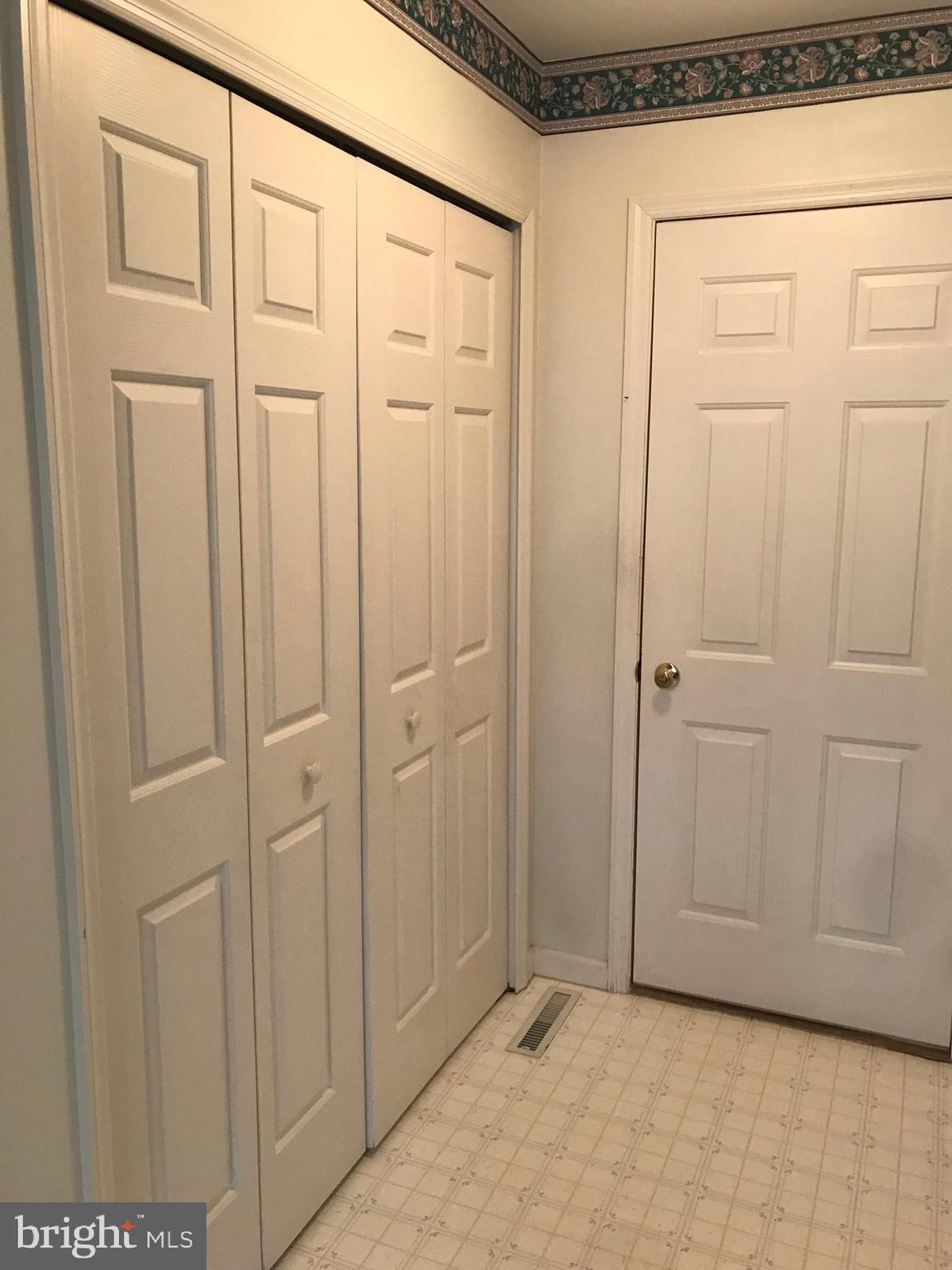 MANOR OAKS - Residential