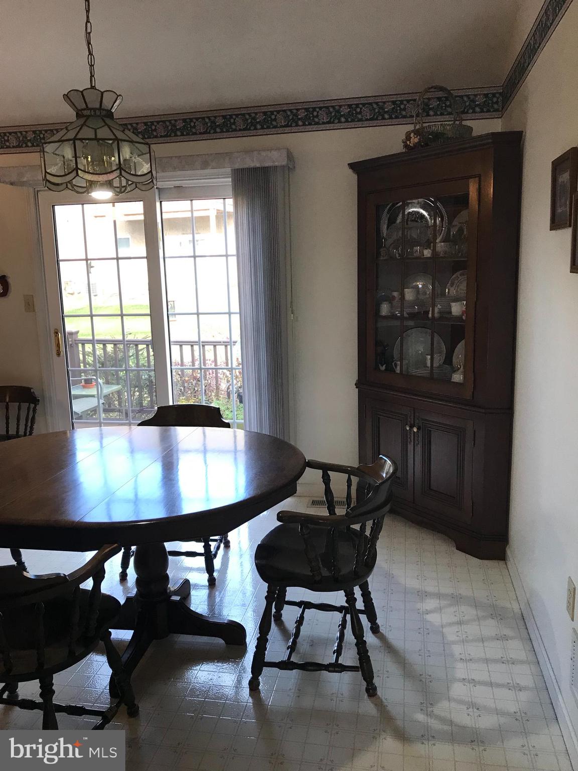 MANOR OAKS - Residential