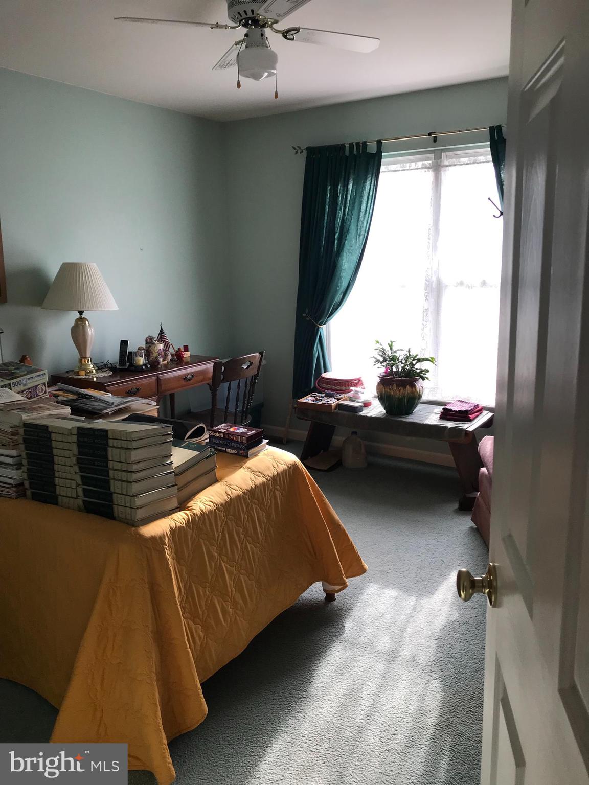 MANOR OAKS - Residential