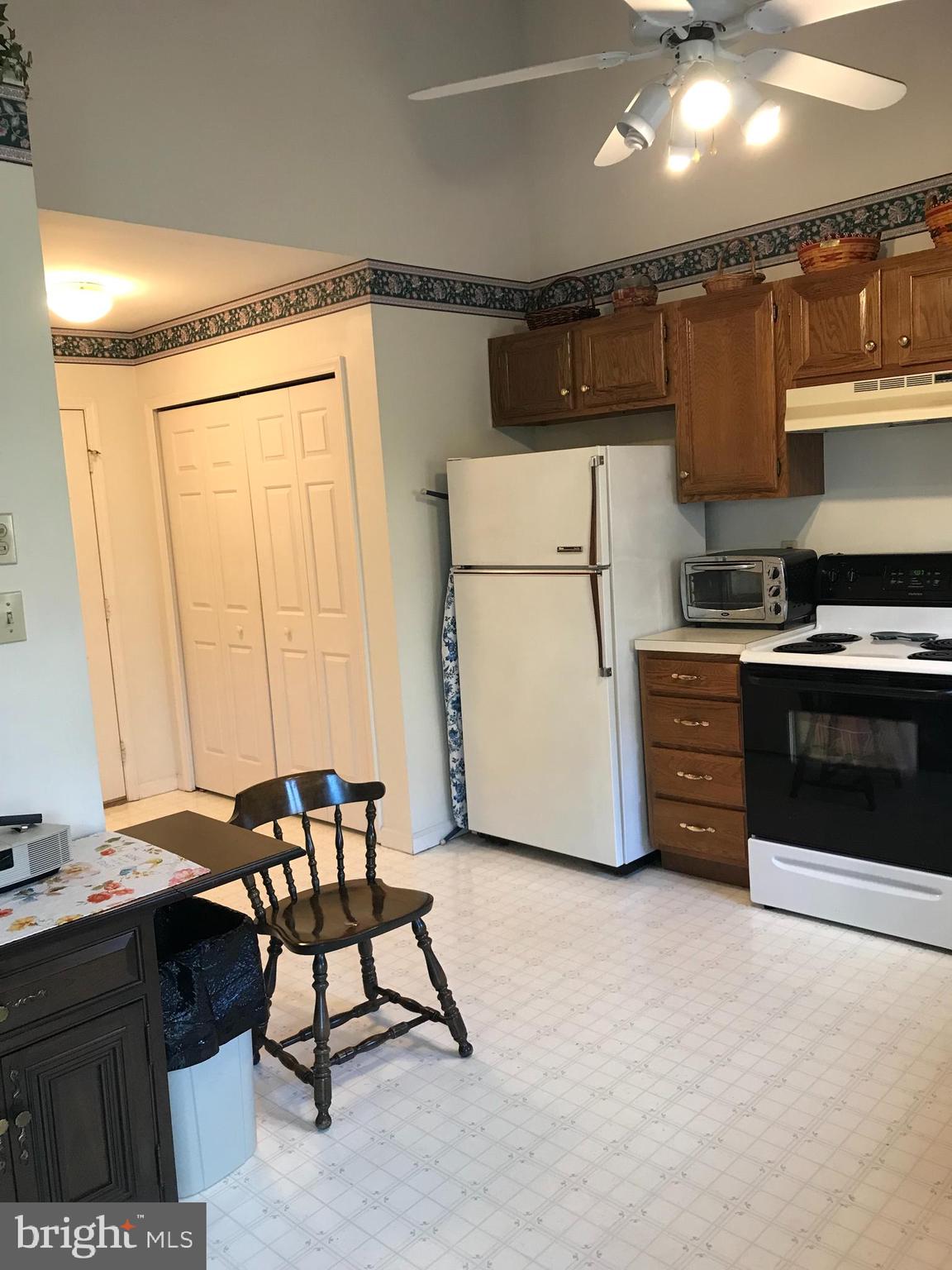 MANOR OAKS - Residential