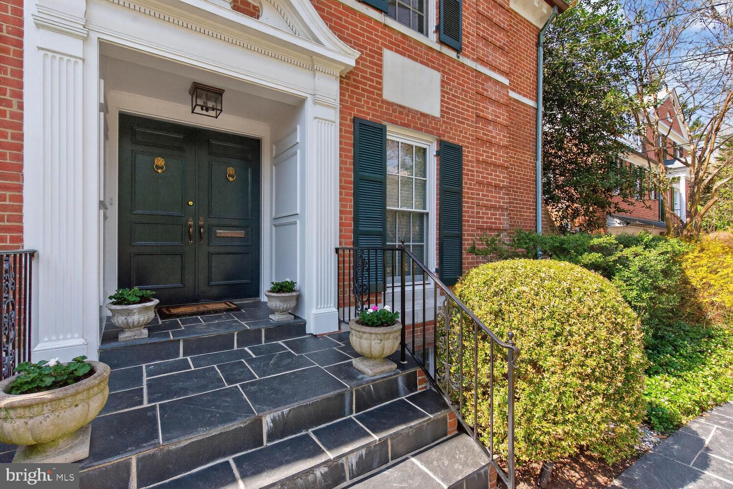 BERKLEY - Residential