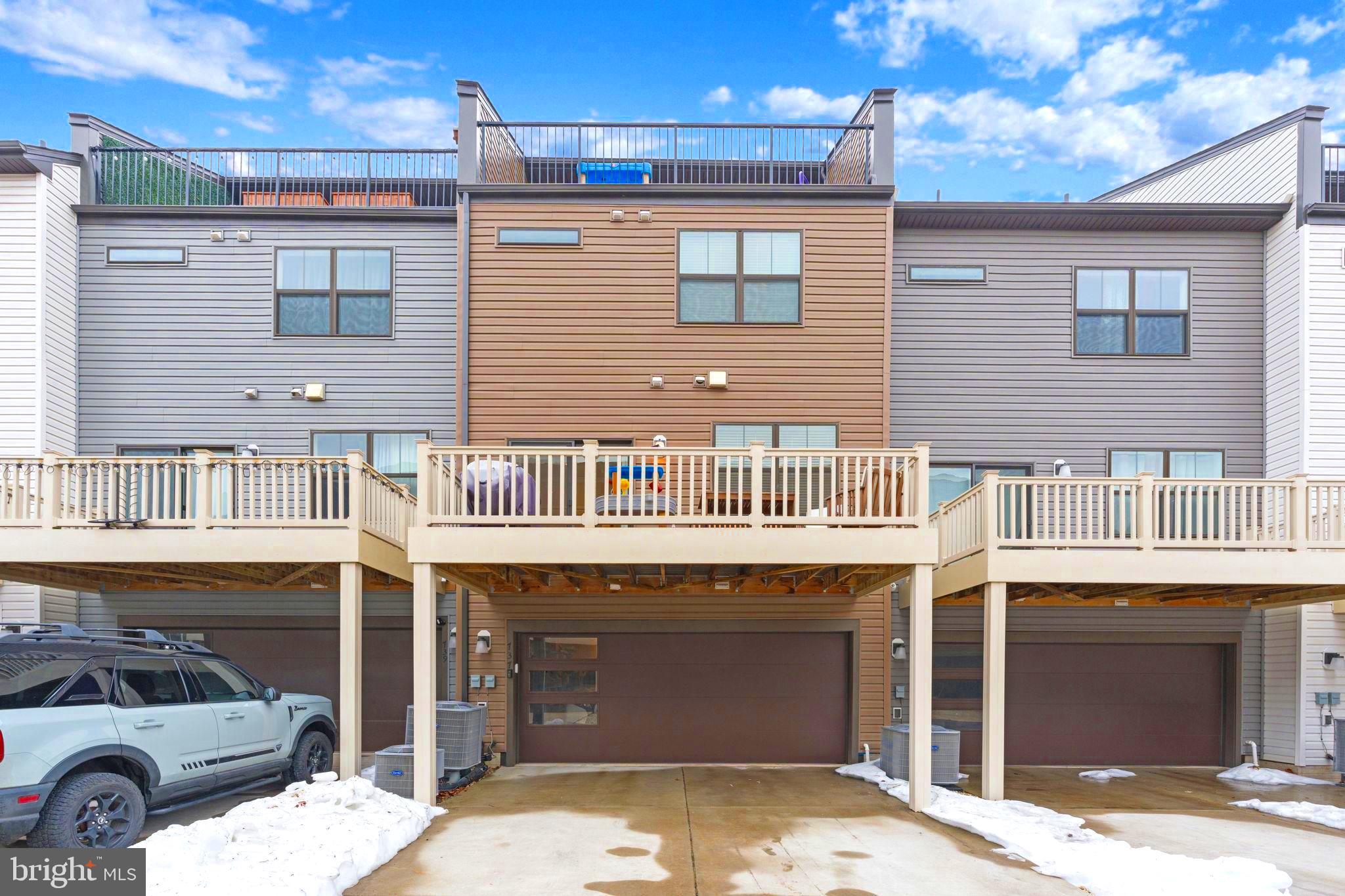 TANYARD SHORES - Residential