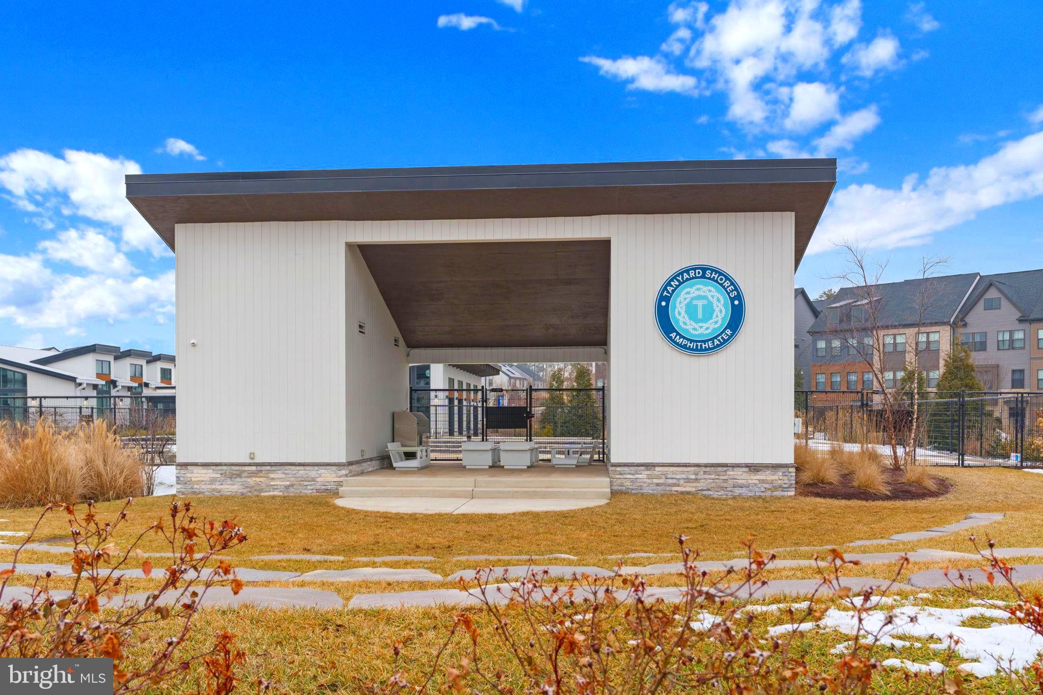 TANYARD SHORES - Residential