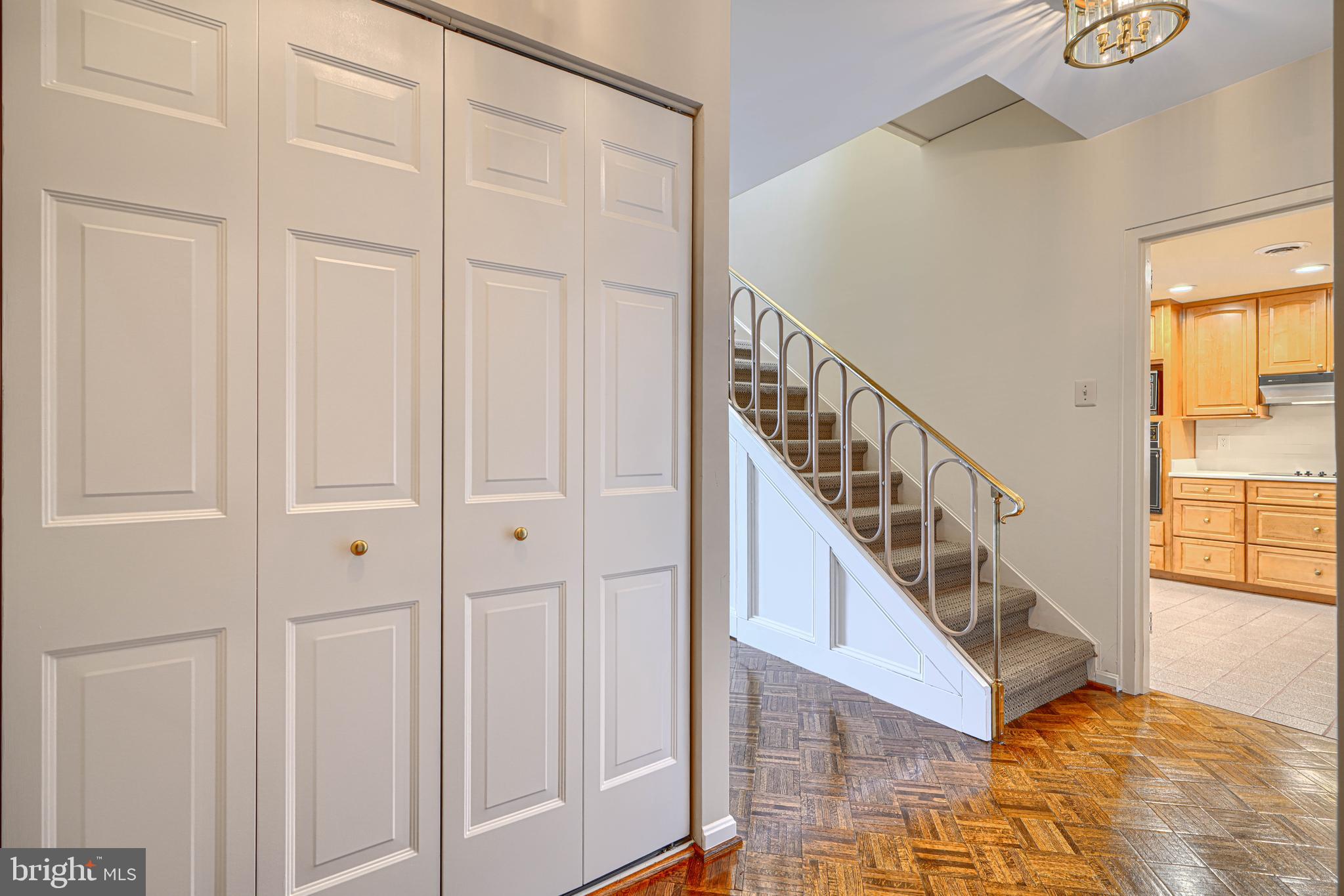 28 ALLEGHENY AVENUE 2702